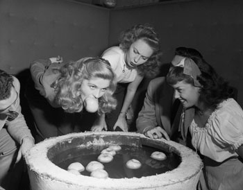 Halloween Bobbing for Apples